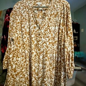 Wonderly White and Tan Floral Blouse